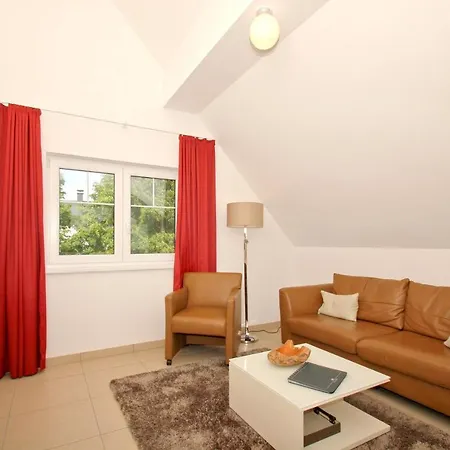 Strandnahe Mit Balkon, Gratis Nutzung Vom Ahoi Erlebnisbad Und Sauna In Sellin - Rex Rugia 14-8