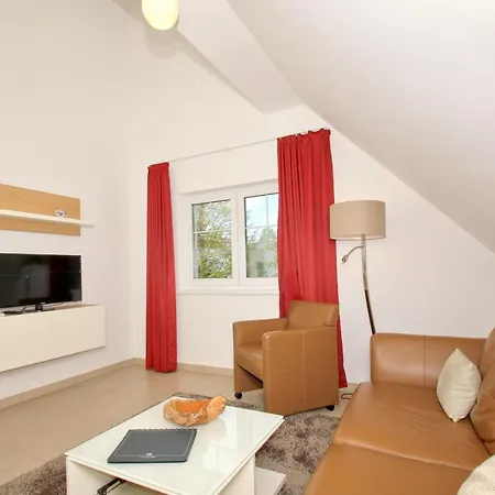 Strandnahe Mit Balkon, Gratis Nutzung Vom Ahoi Erlebnisbad Und Sauna In Sellin - Rex Rugia 14-8 *